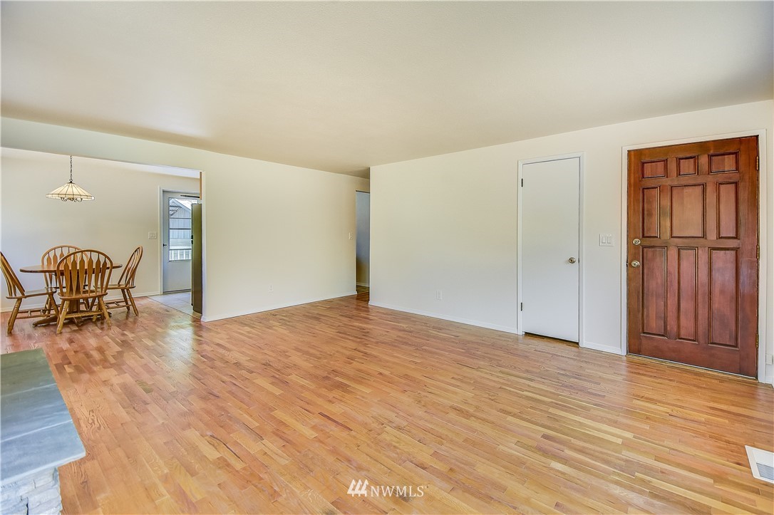 17616 Southeast Petrovitsky Road Renton, WA 98058 - Photo 4 of 25