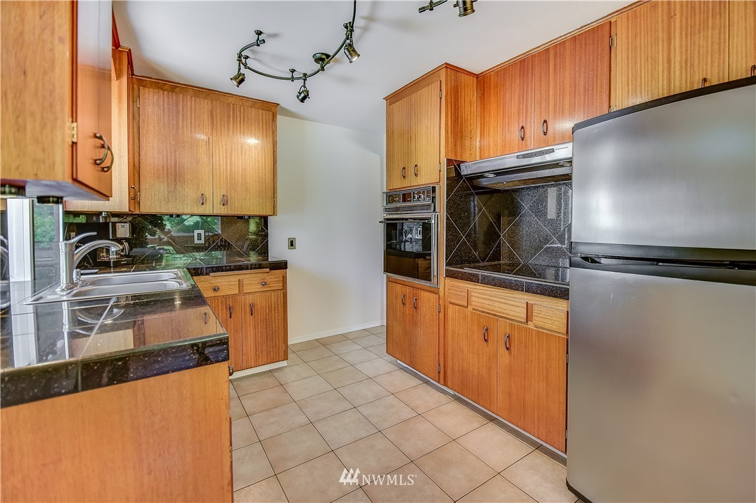 17616 Southeast Petrovitsky Road Renton, WA 98058 - Photo 7 of 25