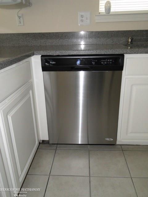 28305 Katie Road New Baltimore, MI 48047 - Photo 46 of 55 31272470-46.JPG