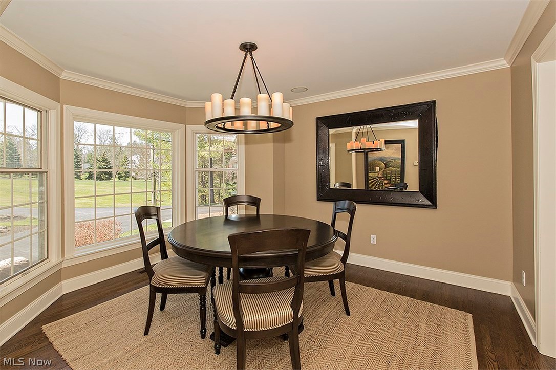 33325 Woodleigh Road Cleveland, OH 44124 - Photo 9 of 35