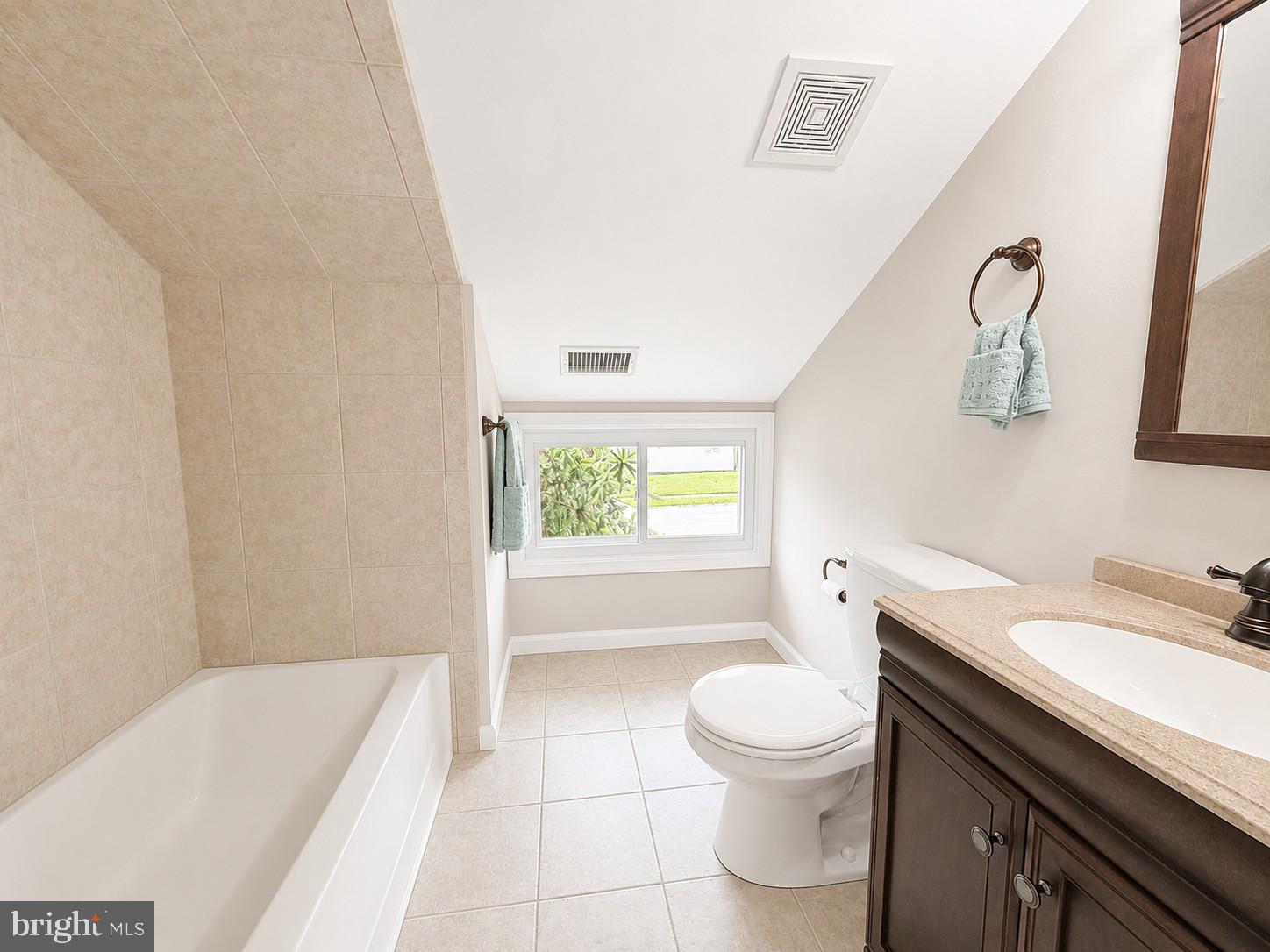 32 Great Oak Road Levittown, PA 19057 - Photo 19 of 27