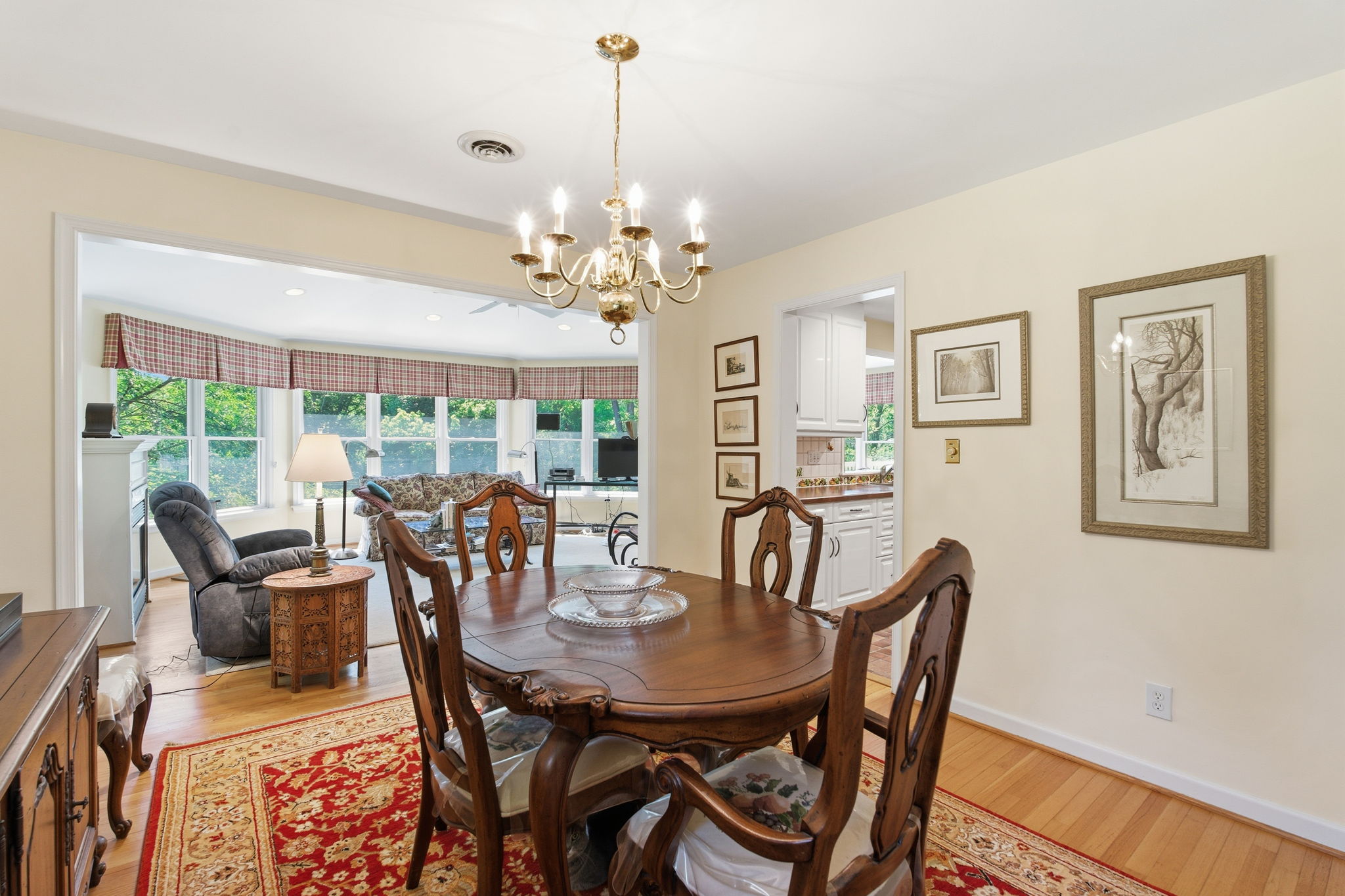 9047 Dunloggin Road Ellicott City, MD 21042 - Photo 10 of 46 Dining Room