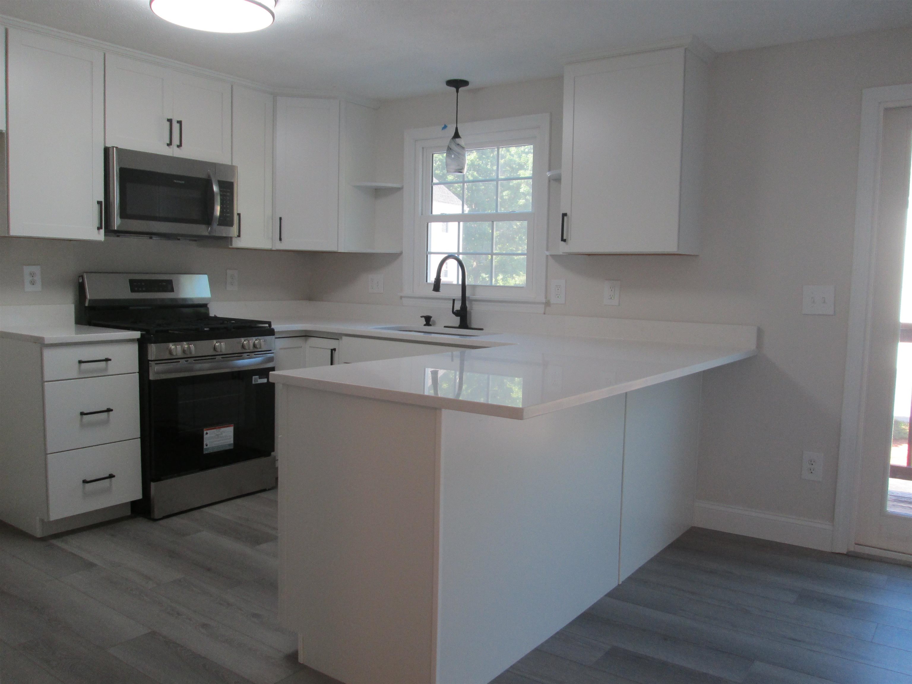 48 Ramsgate Ridge Drive, Unit 251 Nashua, NH 03063 - Photo 2 of 17