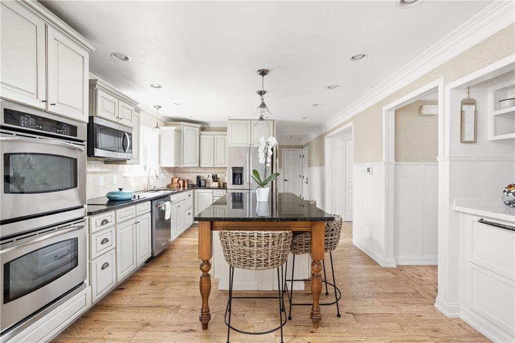 7501 Spring Mill Road Indianapolis, IN 46260 - Photo 10 of 42 Gallery Image 10