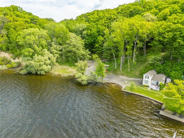 $1,750,000 | 70 Avalon Trail, Penfield, NY 14580