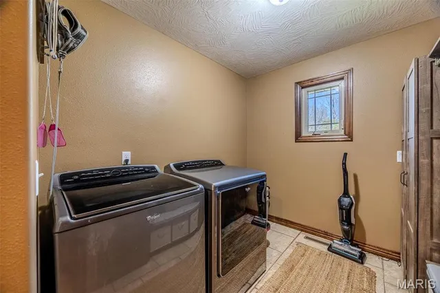 $635,000 | 959 Cobblestone Court, Lebanon, MO 65536