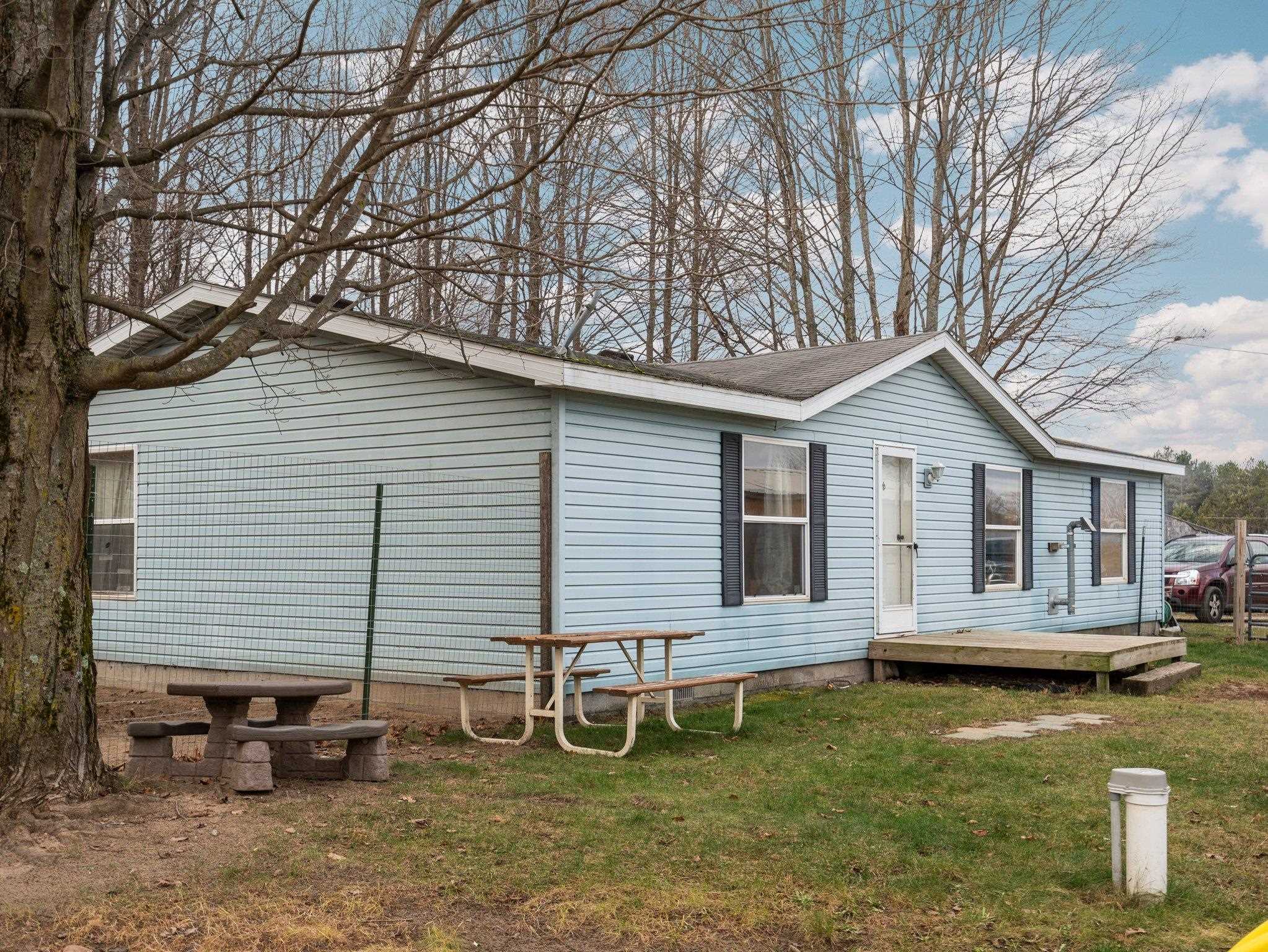 18427 Lindy Road Thompsonville, MI 49683 - Photo 2 of 33
