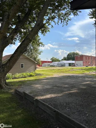 $28,000 | 907-909 3rd Street, Batavia, IA 52533