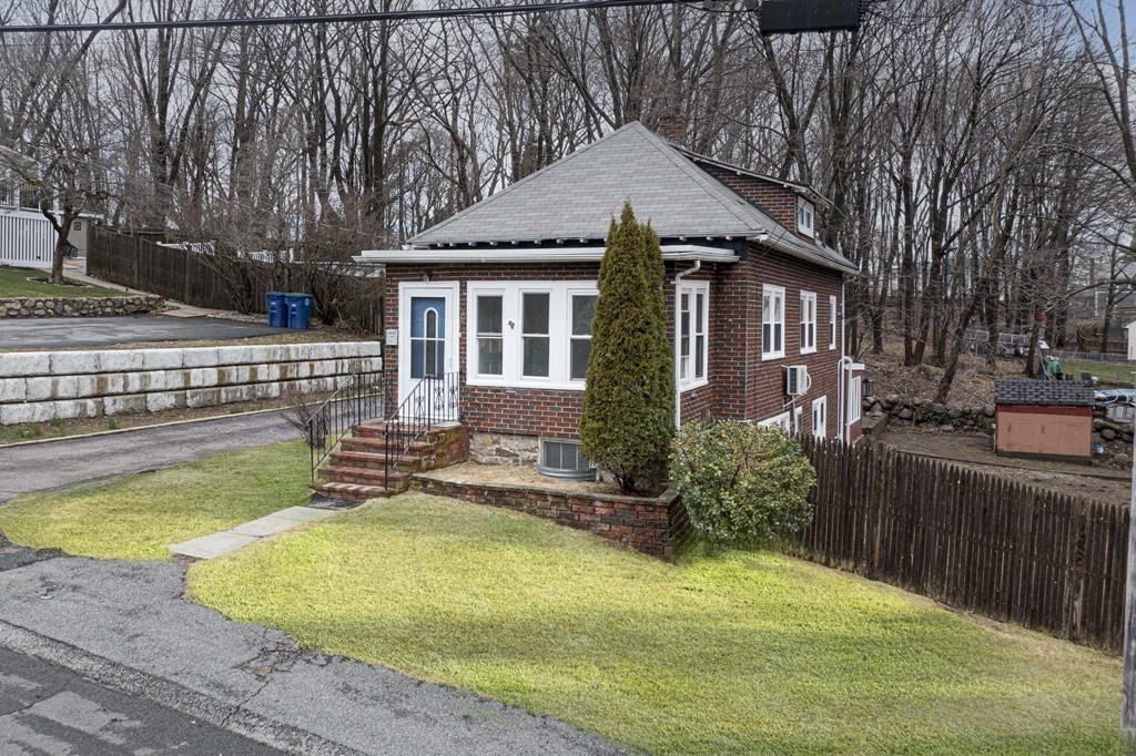 9 Dobson Road Braintree, MA 02184 - Photo 3 of 34 Gallery Image 3