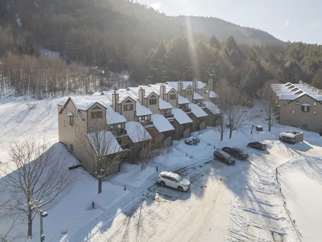 $299,000 | 72 Mountains Edge Road, Unit 508, West Windsor, VT 05037