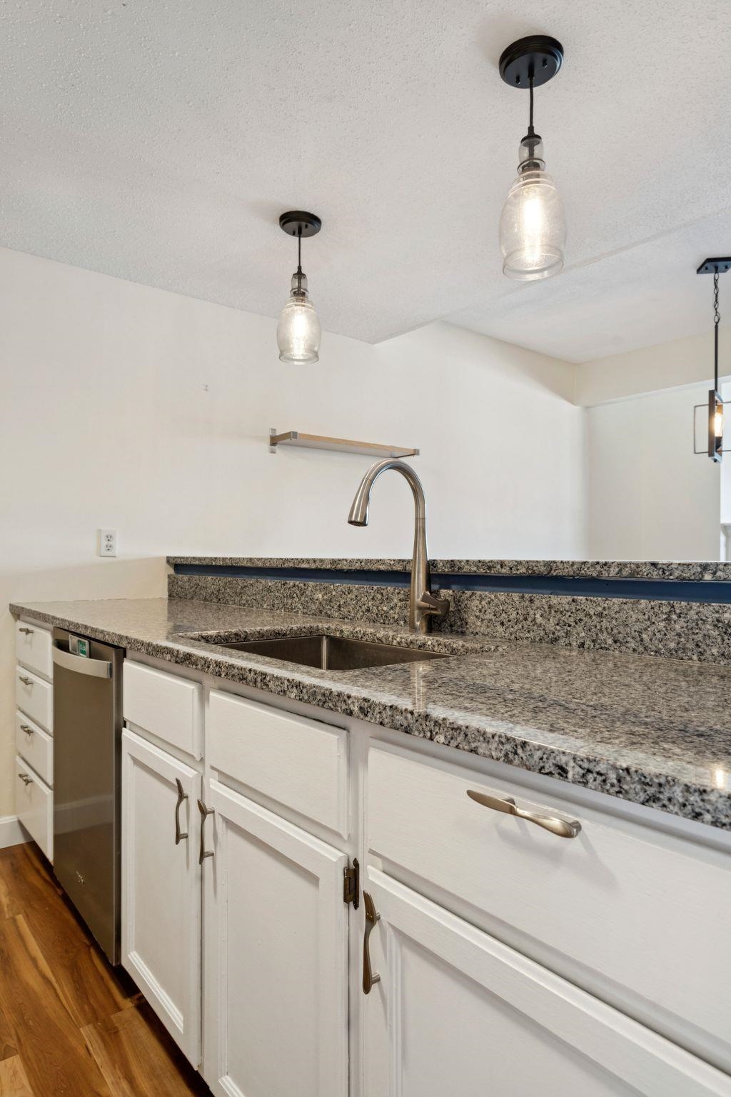 508 Mountains Edge Road Brownsville, VT 05037 - Photo 4 of 32