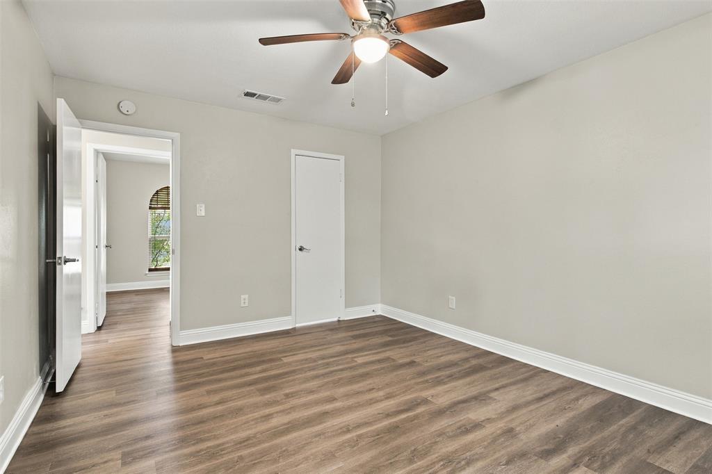 335 Springwillow Road Burleson, TX 76028 - Photo 16 of 29 Gallery Image 16