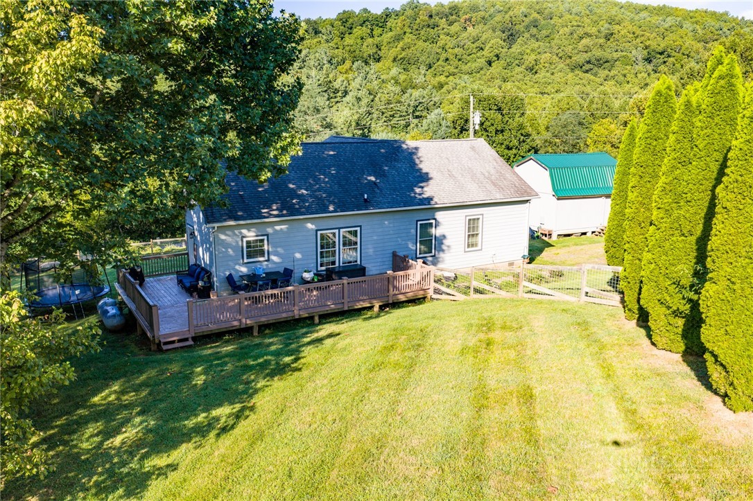 1981 Orchard Road Deep Gap, NC 28618 - Photo 25 of 34 Gallery Image 25