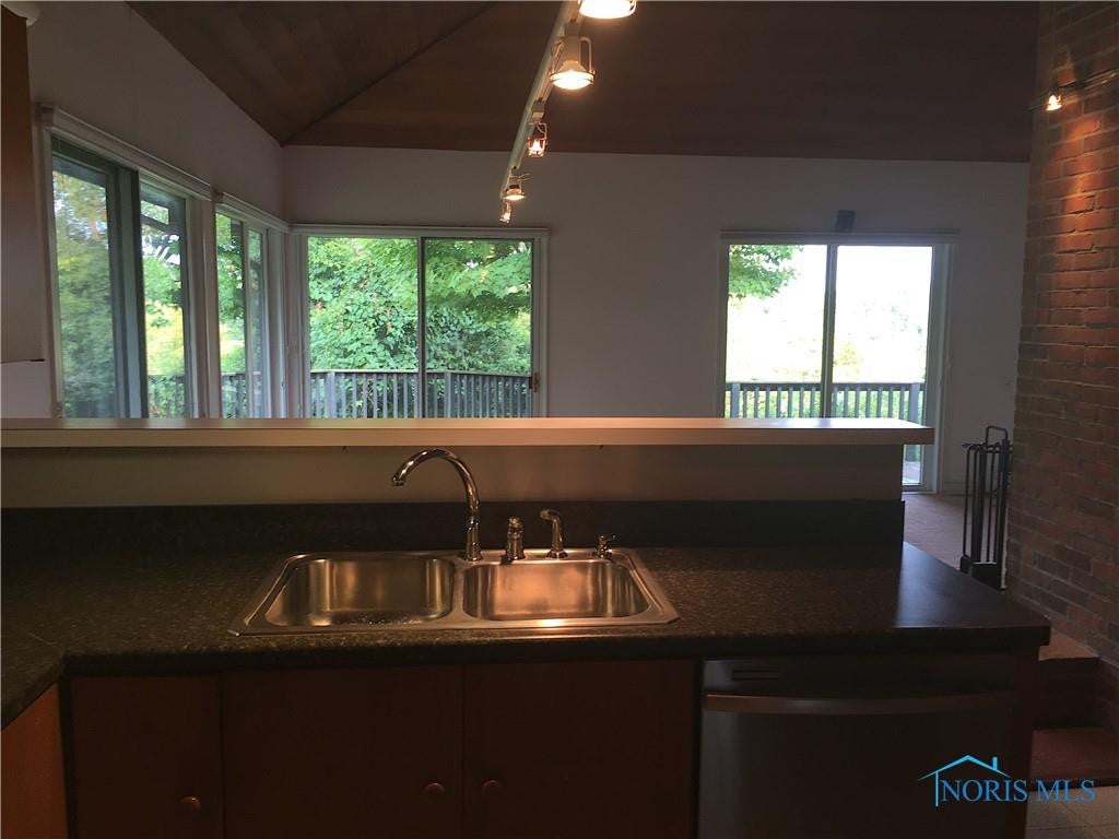 5535 Jerome Road Maumee, OH 43537 - Photo 8 of 27 Photo 8