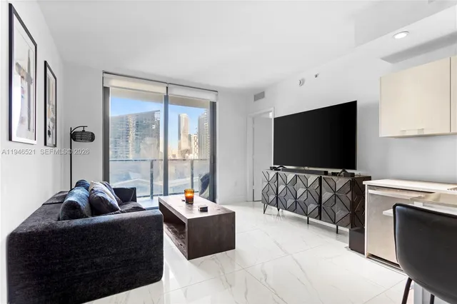 $534,000 | 45 Southwest 9th Street, Unit 1209, Miami, FL 33130