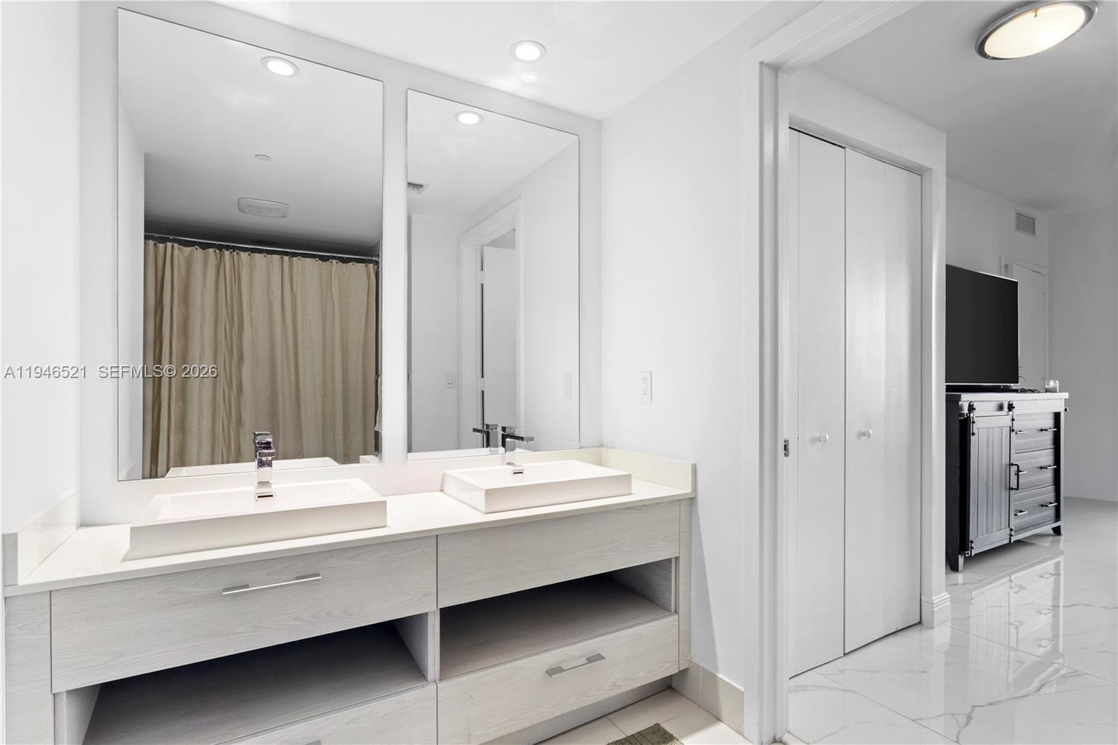 45 Southwest 9th Street, Unit 1209 Miami, FL 33130 - Photo 7 of 13