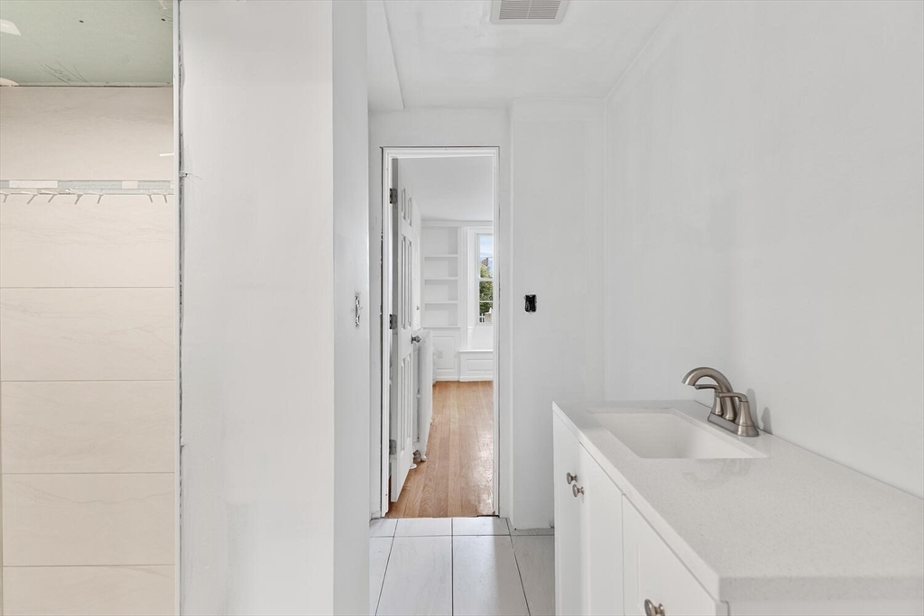 40 Middle Street, Unit 1 Gloucester, MA 01930 - Photo 10 of 15