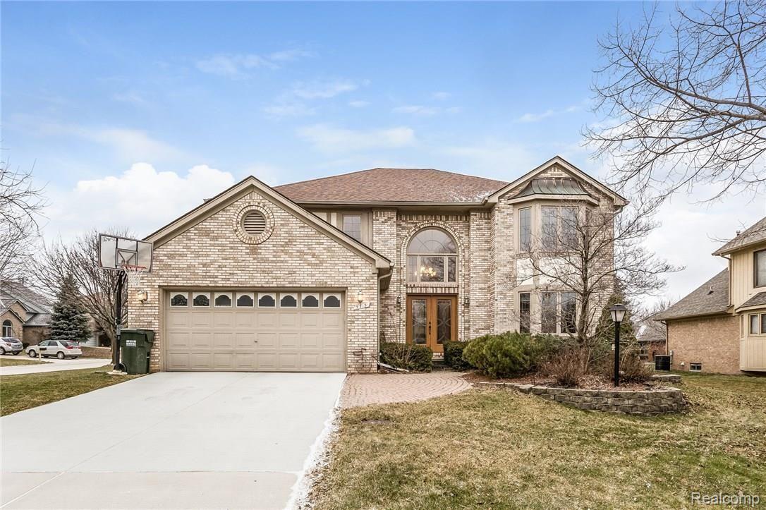 175 Bellshire Lane Rochester, MI 48307 - Photo 1 of 38 001-Front_View-3646724-medium.jpg