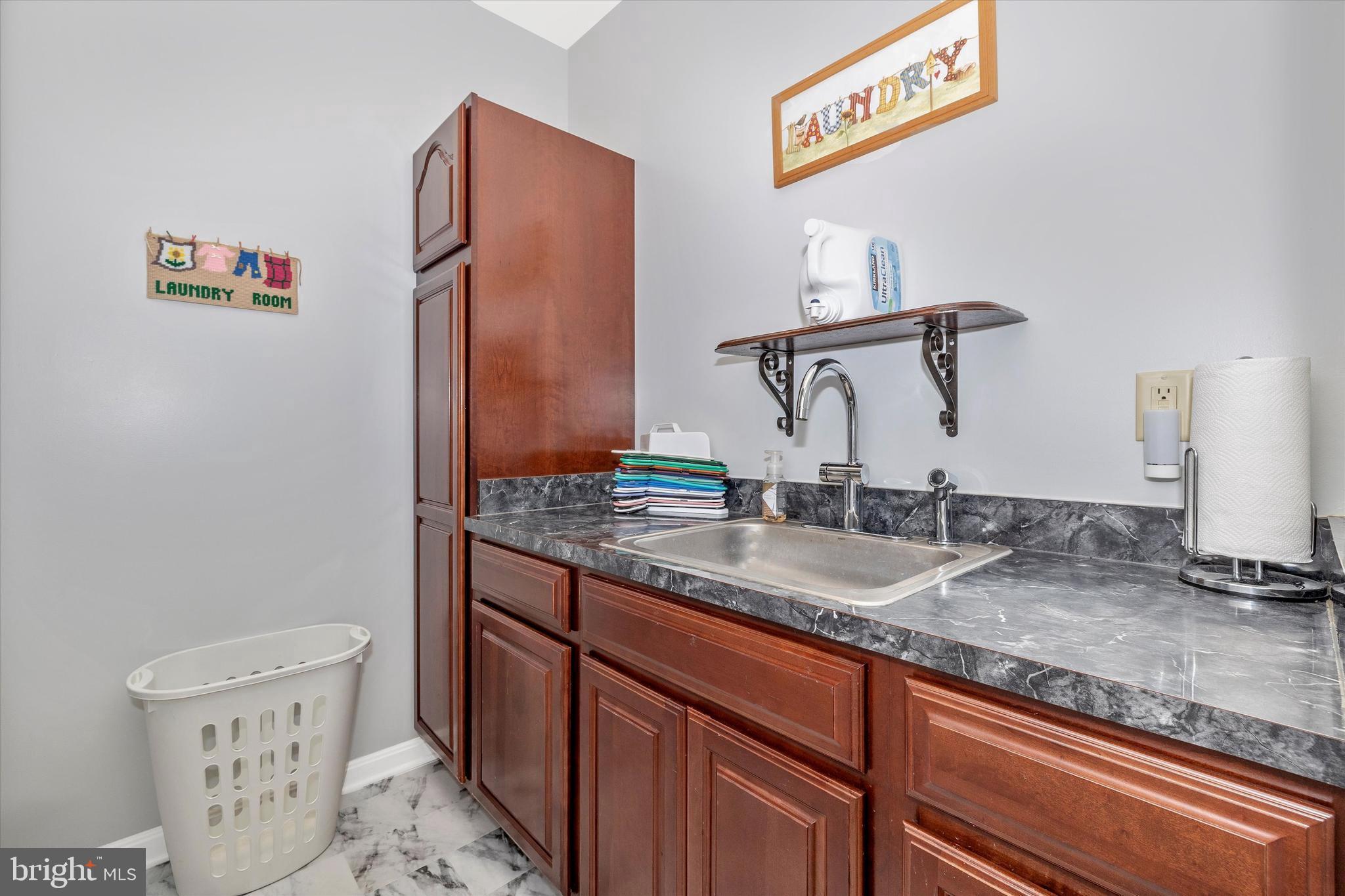 13336 Jimtown Road Thurmont, MD 21788 - Photo 26 of 50 Laundry room - main level