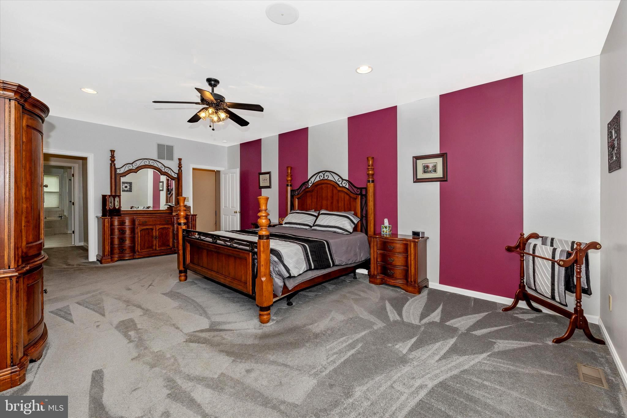 13336 Jimtown Road Thurmont, MD 21788 - Photo 31 of 50 Primary bedroom - main level