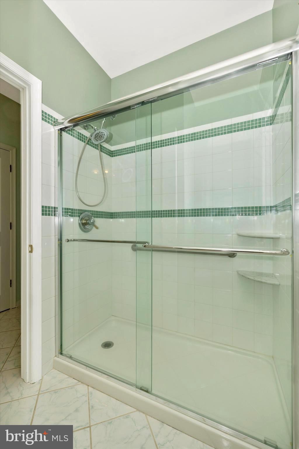 13336 Jimtown Road Thurmont, MD 21788 - Photo 37 of 50 2nd bathroom / shower - main level