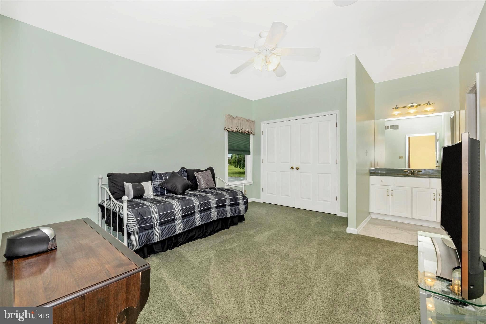 13336 Jimtown Road Thurmont, MD 21788 - Photo 39 of 50 3rd bedroom - main level