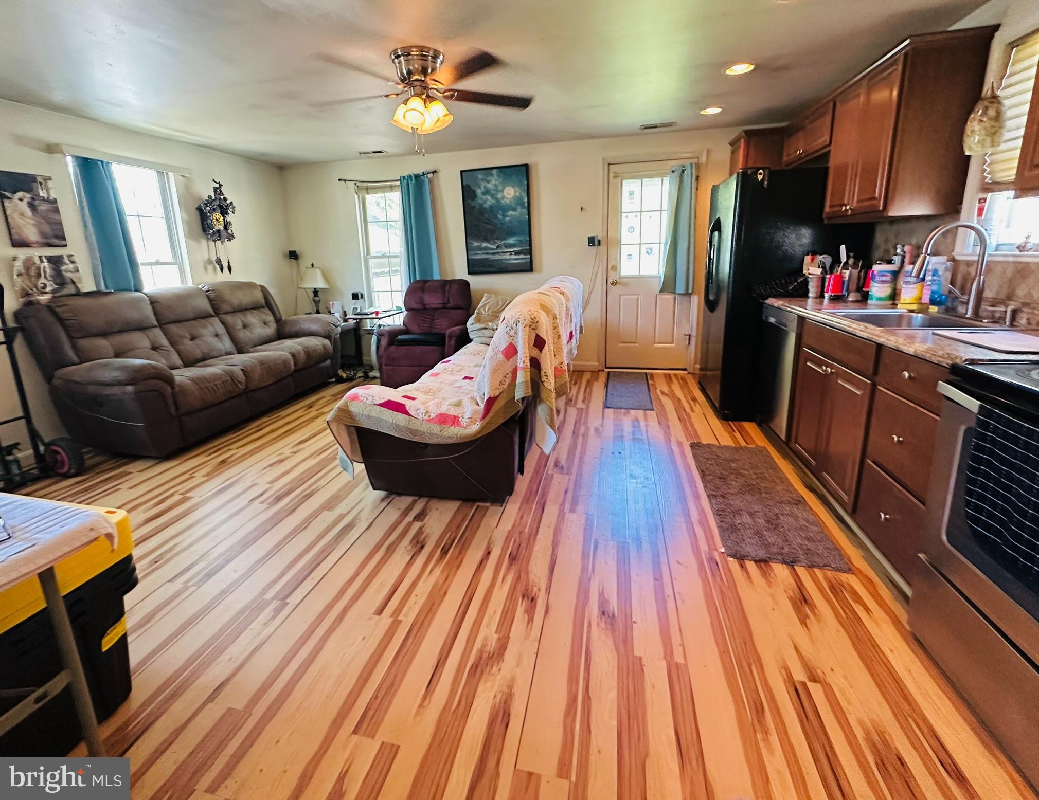 8608 Oak Road Baltimore, MD 21219 - Photo 9 of 37