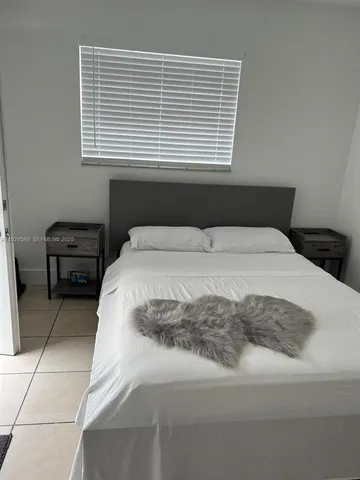 $1,400 | 120 Northwest 10th Avenue, Unit 4, Miami, FL 33128