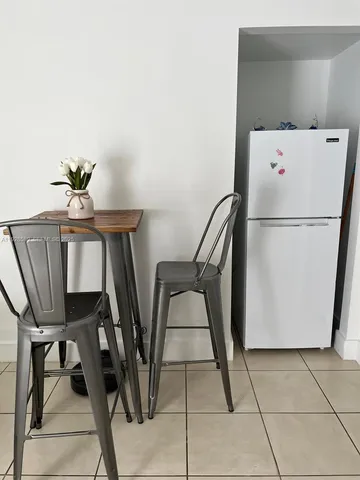 $1,400 | 120 Northwest 10th Avenue, Unit 4, Miami, FL 33128