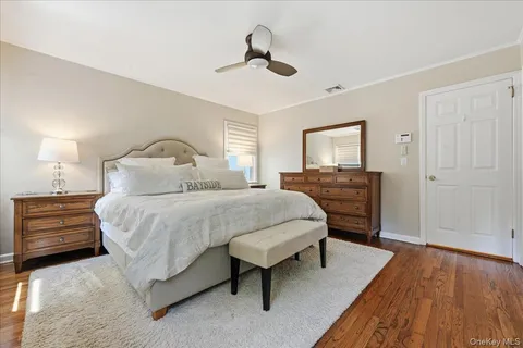 $1,385,000 | 33 Pell Terrace, Garden City, NY 11530