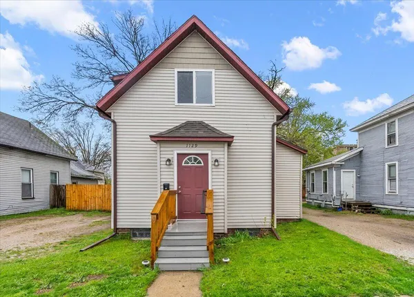 $215,000 | 1129 Sanford Street, Muskegon, MI 49440