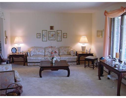 4672 New Castle Road New Wilmington, PA 16142 - Photo 4 of 18 Living Room.