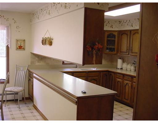 4672 New Castle Road New Wilmington, PA 16142 - Photo 5 of 18 Kitchen.