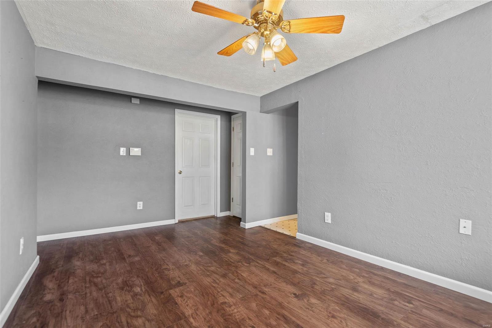 695 Elm Street Livingston, IL 62058 - Photo 13 of 24 Gallery Image 13