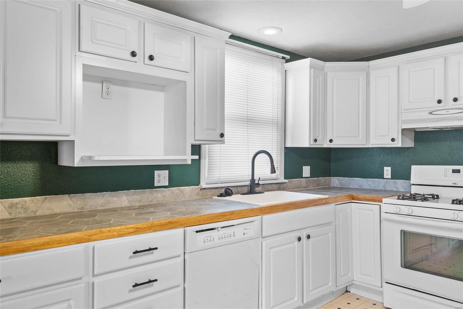 695 Elm Street Livingston, IL 62058 - Photo 21 of 24 Gallery Image 21