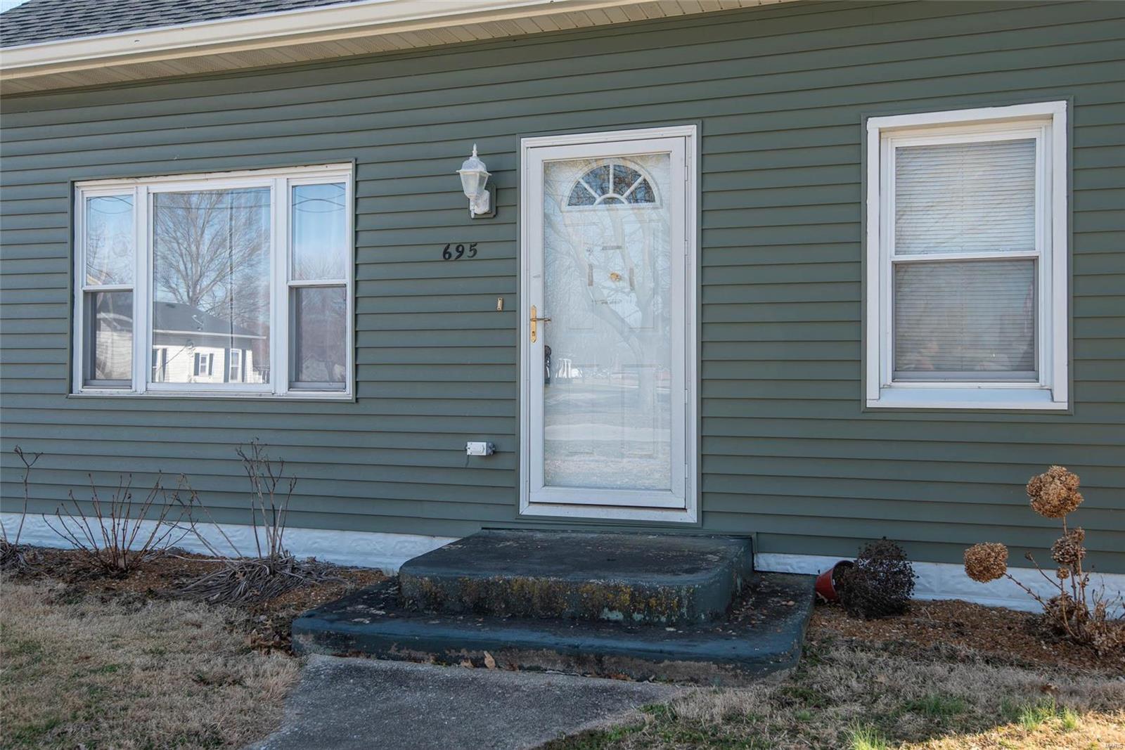 695 Elm Street Livingston, IL 62058 - Photo 22 of 24 Gallery Image 22
