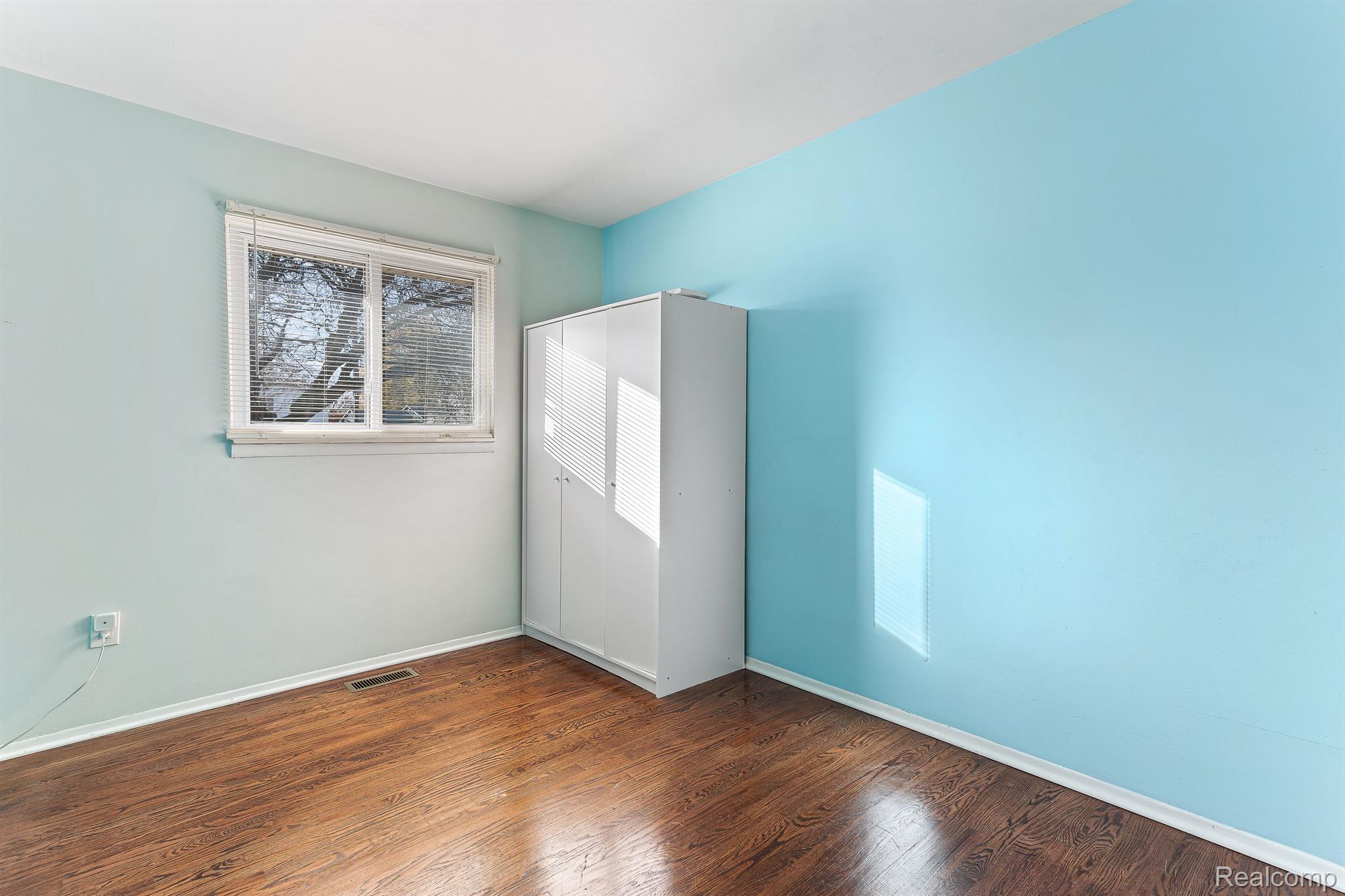 1444 North Sheldon Road Canton, MI 48187 - Photo 13 of 30 1st bedroom