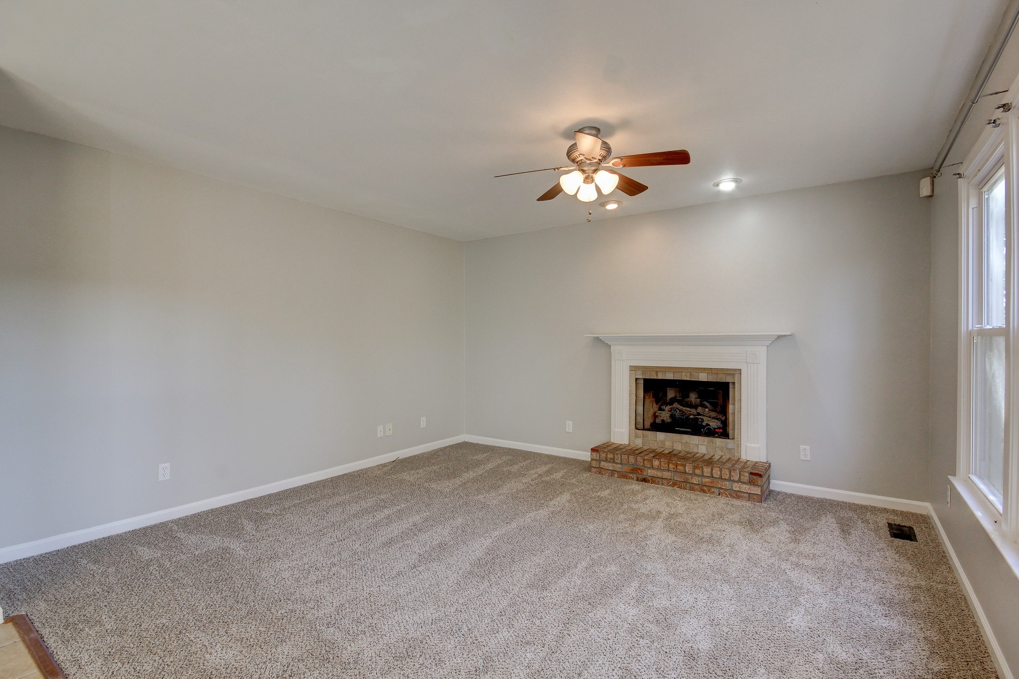 1358 West Rhett Butler Road Clarksville, TN 37042 - Photo 11 of 30 Gallery Image 11