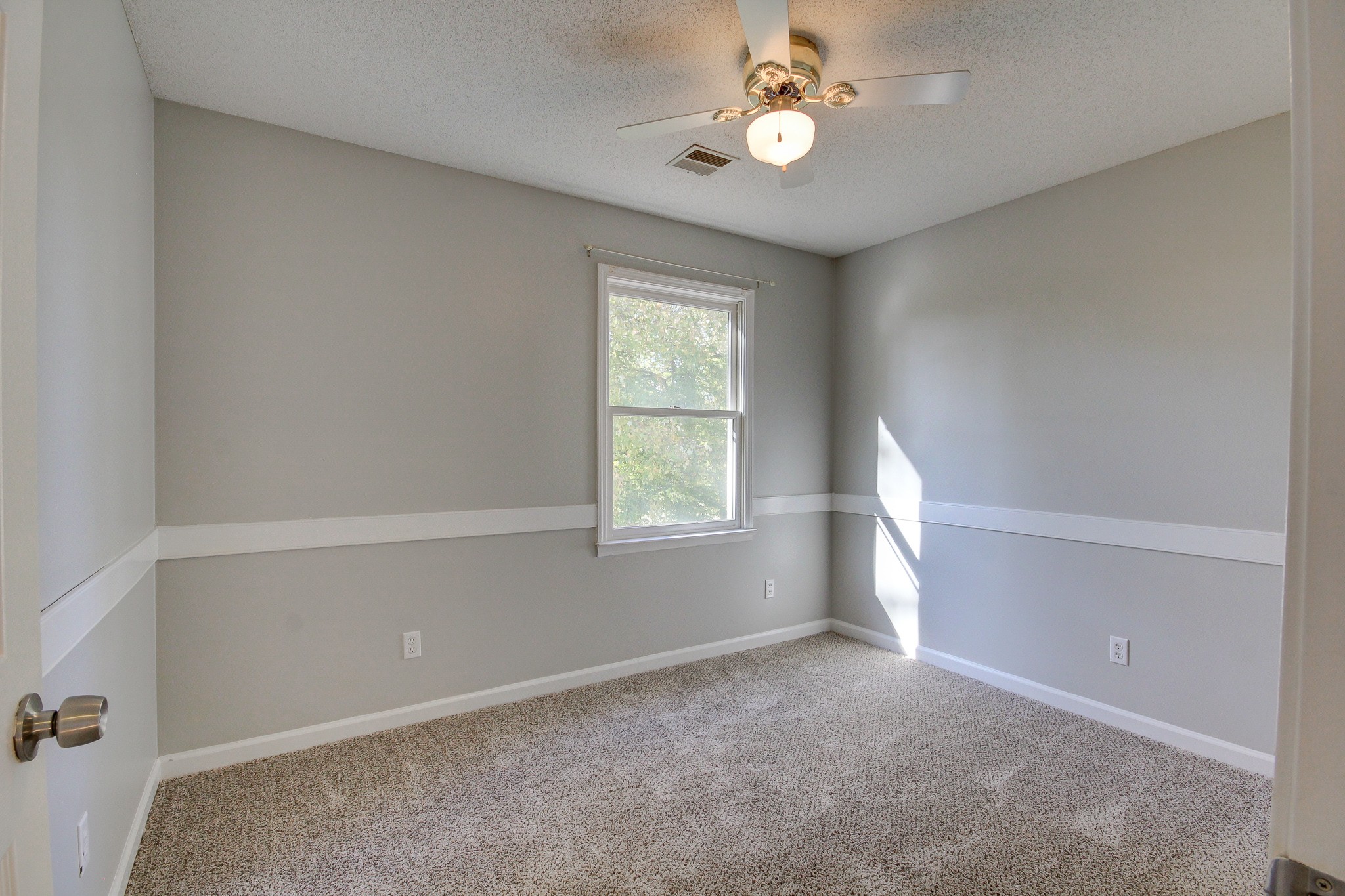 1358 West Rhett Butler Road Clarksville, TN 37042 - Photo 17 of 30 Gallery Image 17