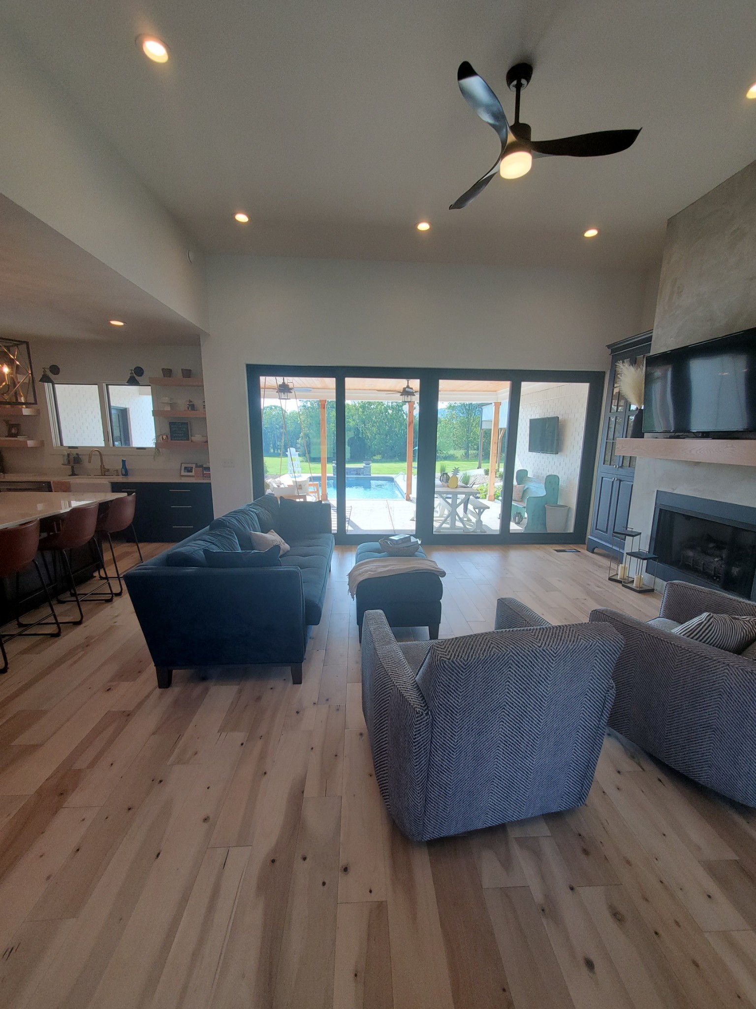 2730 Linwood Road Watertown, TN 37184 - Photo 5 of 11 a living room with furniture and a large window