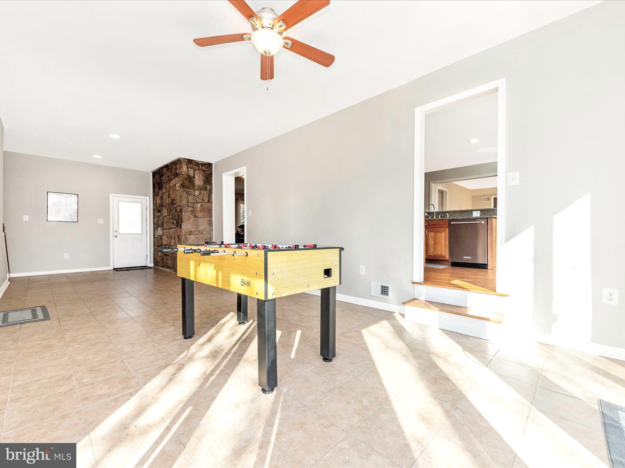 15121 Sugarland Road Poolesville, MD 20837 - Photo 12 of 61 Sun Room