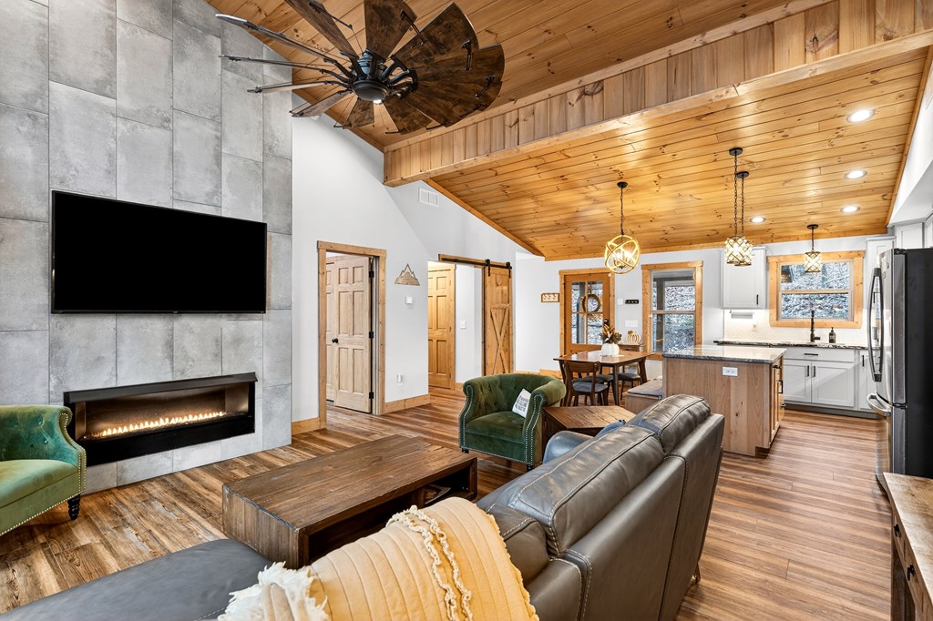 130 Orbit Lane Ellijay, GA 30540 - Photo 4 of 44