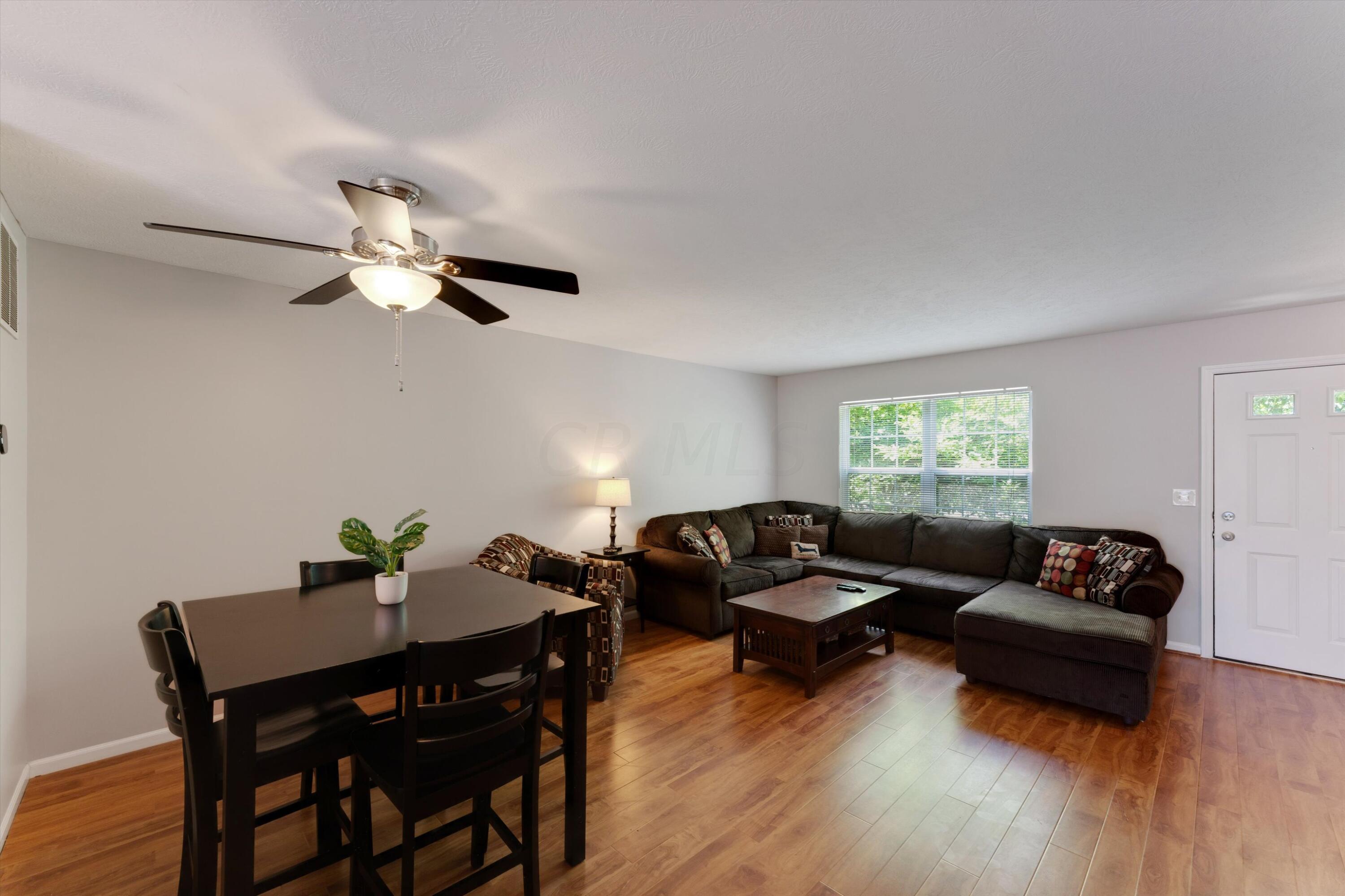 8418 Sawmill Road Powell, OH 43065 - Photo 11 of 41 Living Room