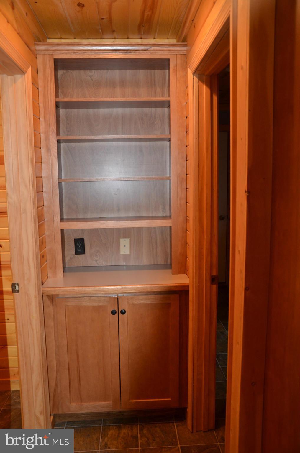7 Daiseys Rest Road Washington, VA 22747 - Photo 8 of 27 Built-in
