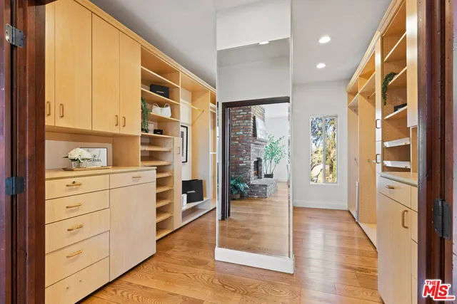 a view of empty room with window