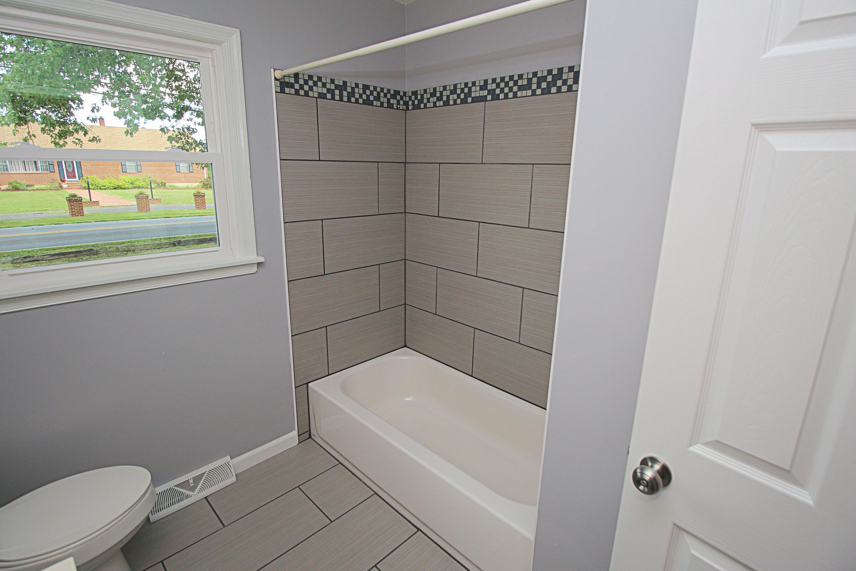 3532 Cove Road Roanoke, VA 24017 - Photo 15 of 40 IMG_3138