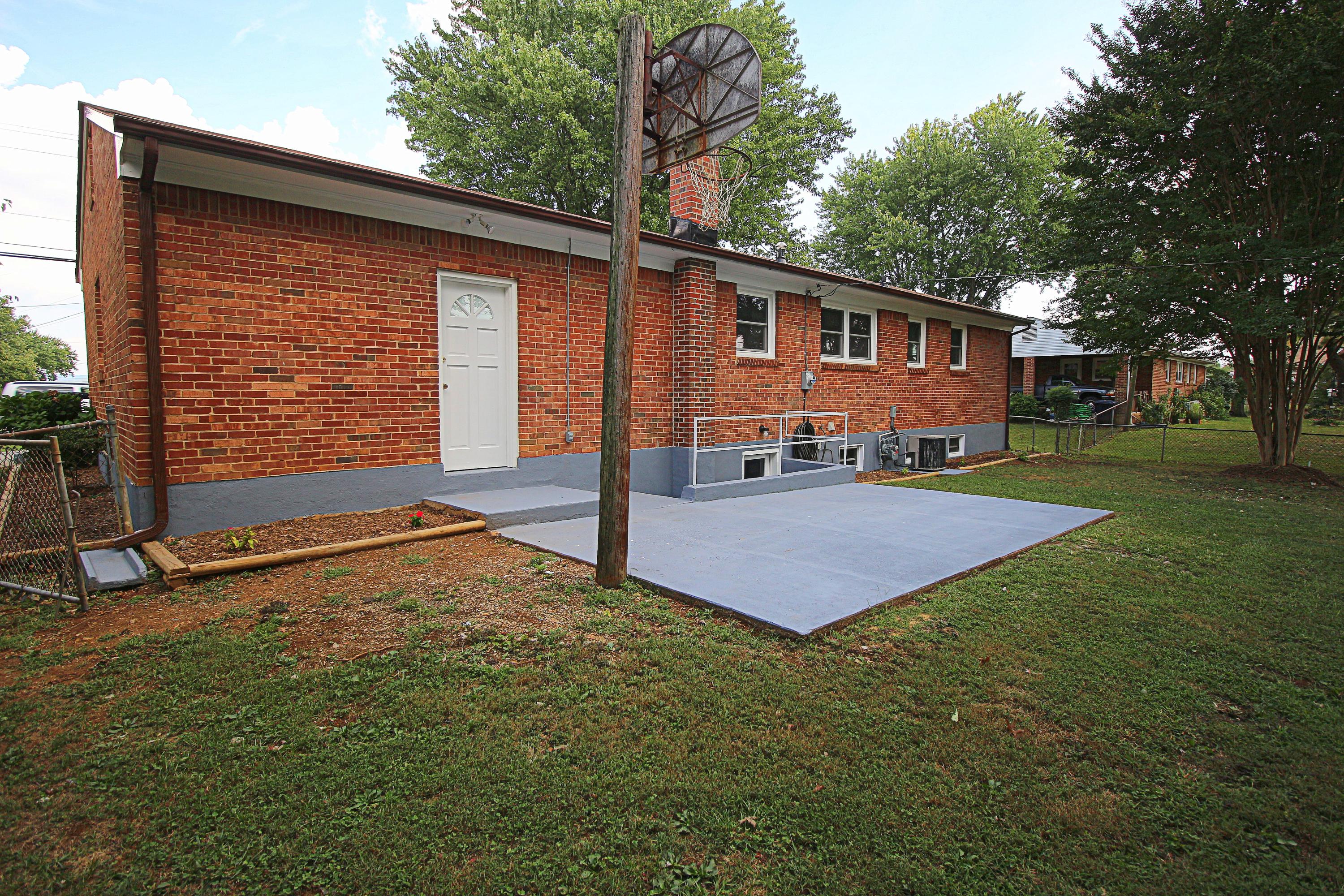 3532 Cove Road Roanoke, VA 24017 - Photo 32 of 40 IMG_3166