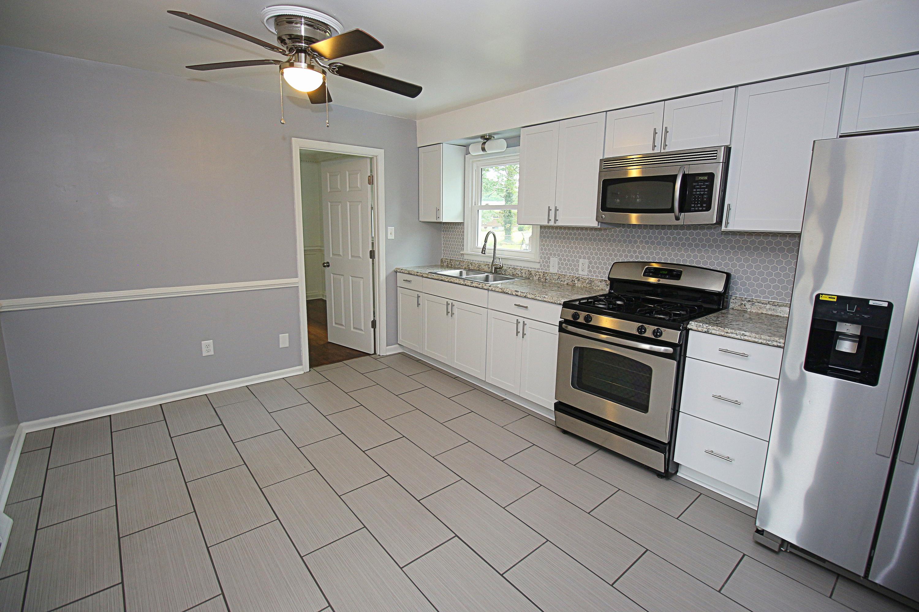 3532 Cove Road Roanoke, VA 24017 - Photo 5 of 40 IMG_3125