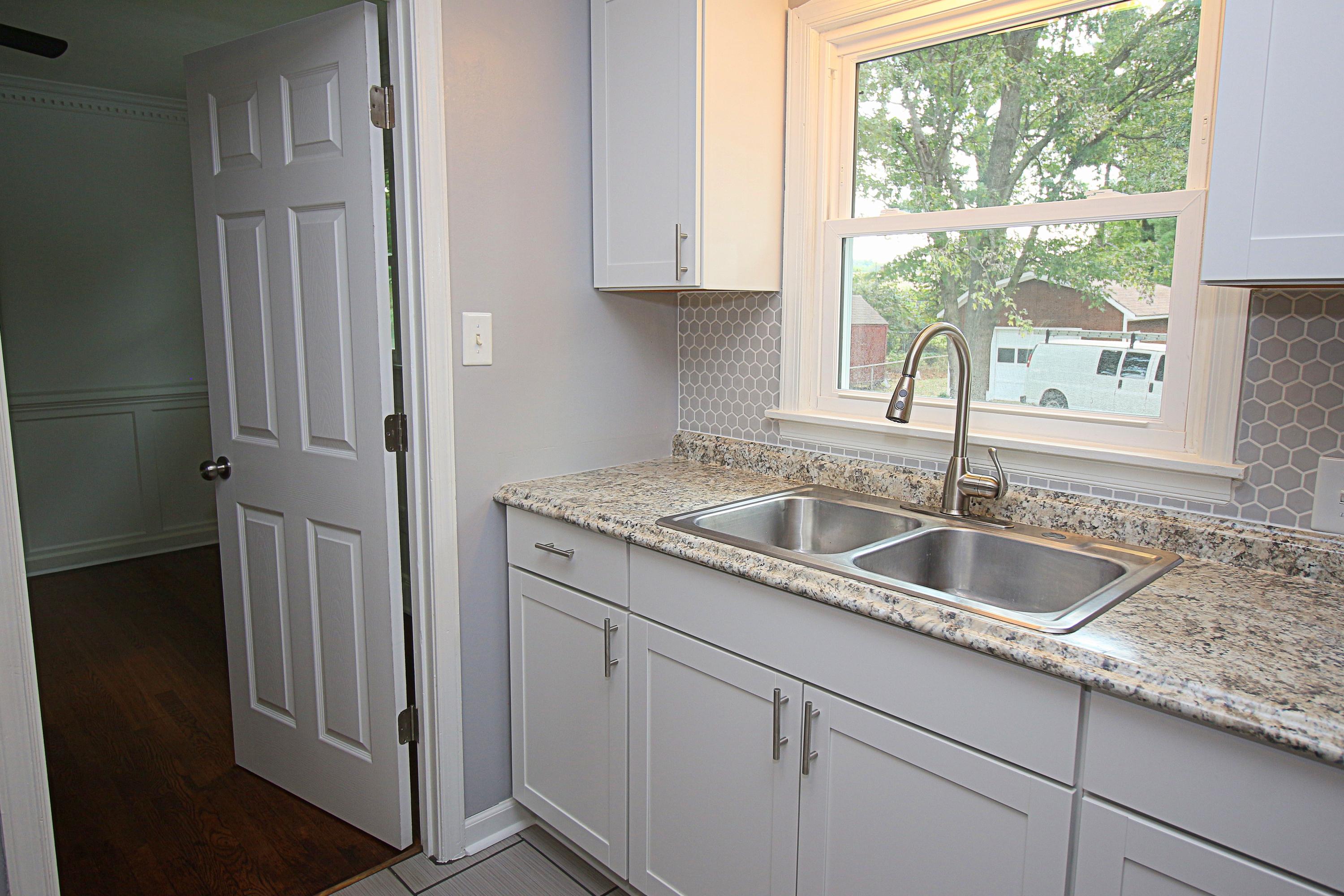 3532 Cove Road Roanoke, VA 24017 - Photo 6 of 40 IMG_3130