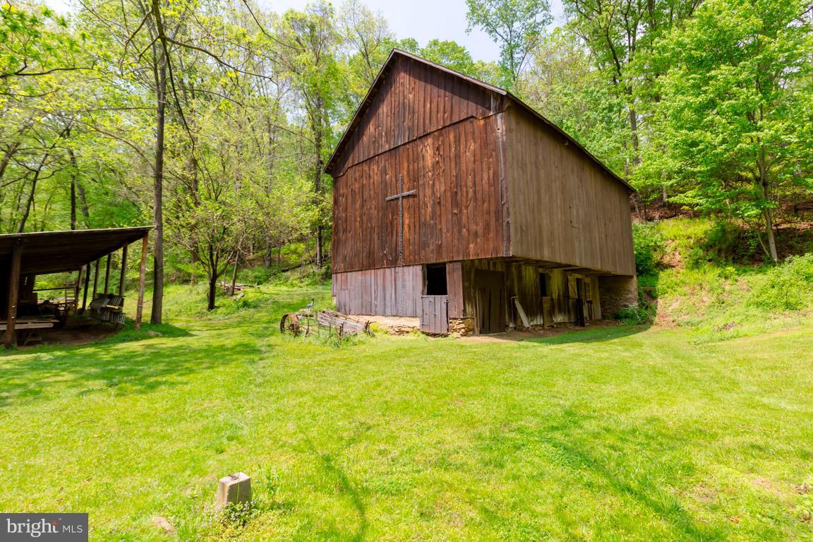 631 Bee Tree Road Parkton, MD 21120 - Photo 5 of 30 32 +- Acres